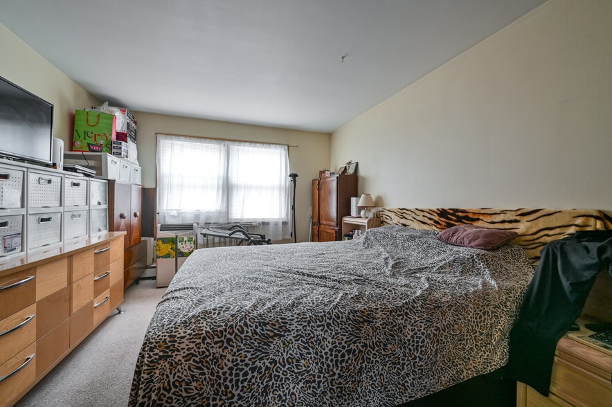 More Photos Of 8544 W Gregory St, Chicago Apartments For Sale