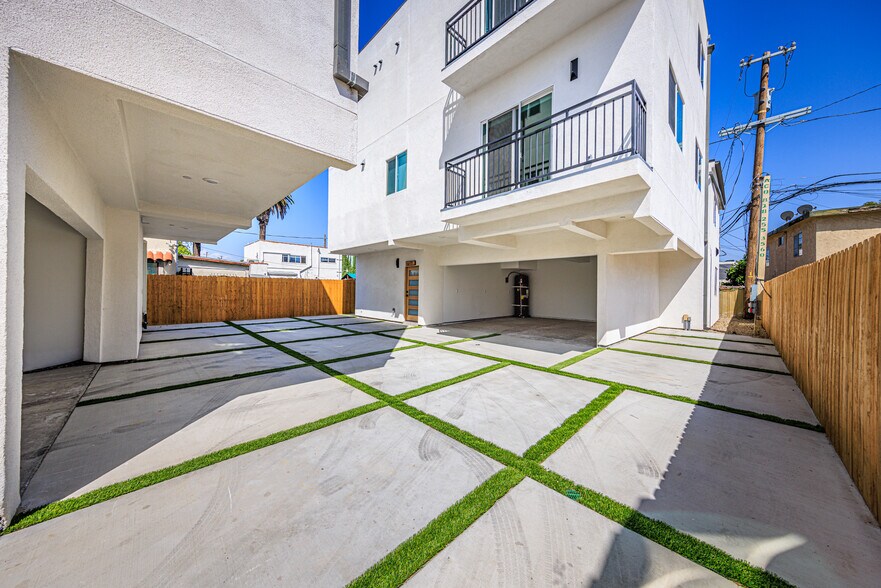 More Photos Of 2010 S Dunsmuir Ave, Los Angeles Multifamily For Sale