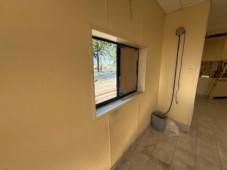 More Photos Of 209 S Cocoa Blvd, Cocoa Fast Food For Lease