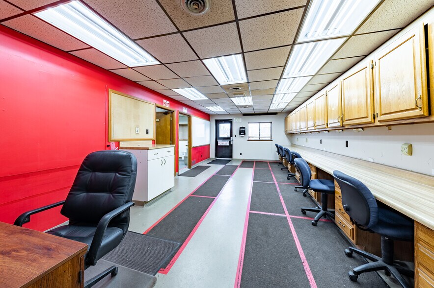 More Photos Of 407 Porter Ave, Scottdale Industrial For Sale