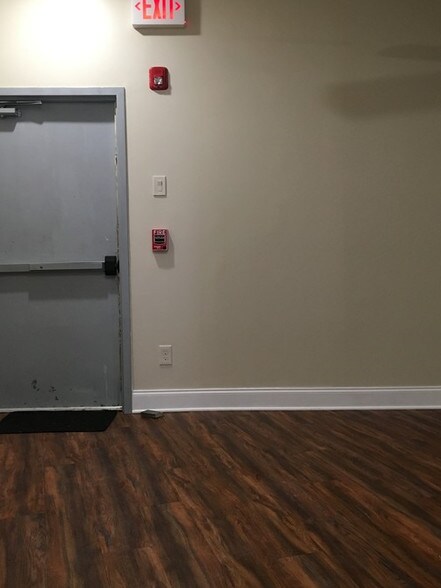 More Photos Of 707 West Ave, Jenkintown Storefront Retail Residential For Lease