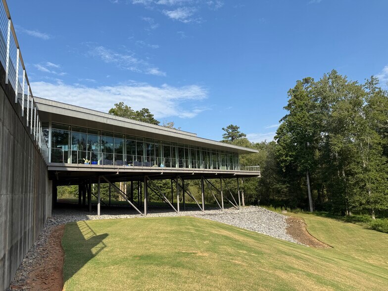 More Photos Of 5510 Ecopark Dr, Alpharetta Manufacturing For Sale