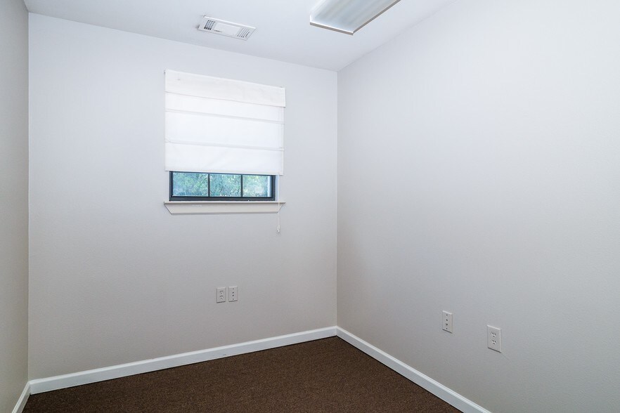 More Photos Of 894 Robert Blvd, Slidell Medical For Lease