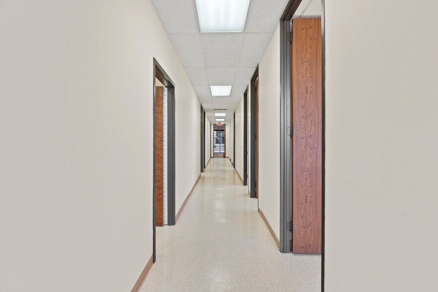 More Photos Of 17030 Nanes Dr, Houston Medical For Lease