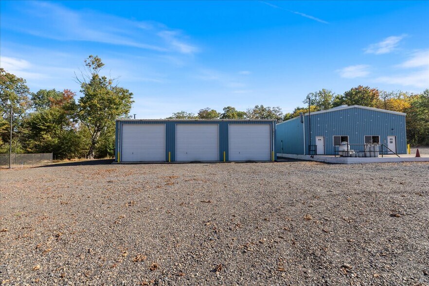More Photos Of 563 Deep Run Rd, Perkasie Contractor Storage Yard For Sale