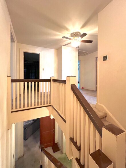 More Photos Of 621 E Broadway St, Altus Office Residential For Sale