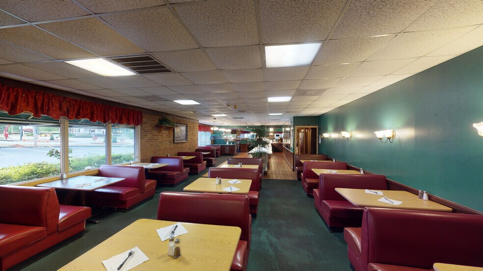 More Photos Of 1102 W Spring St, Monroe Restaurant For Sale