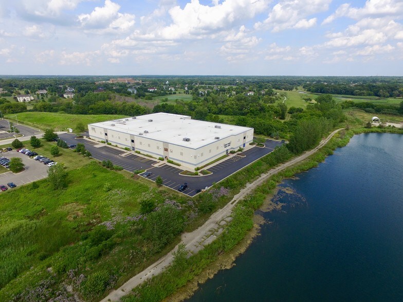 More Photos Of 28039 W NorthPointe Pky, Lake Barrington Sports And Entertainment For Lease