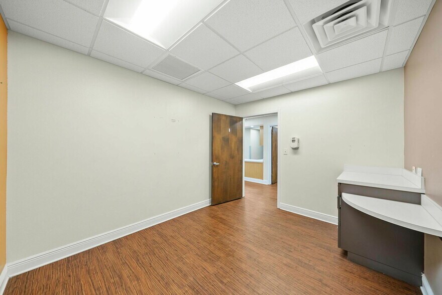 More Photos Of 1600 Jenks Ave, Panama City Medical For Sale