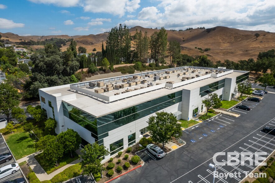 More Photos Of 26025 Mureau Rd, Calabasas Office For Sale