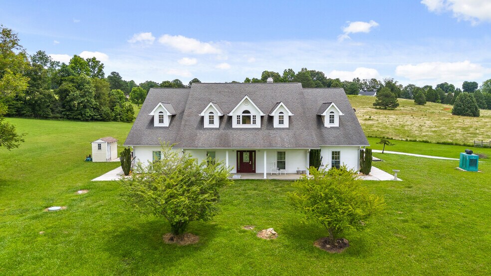 More Photos Of 419 Pin Hook Rd, Spring City Assisted Living For Sale