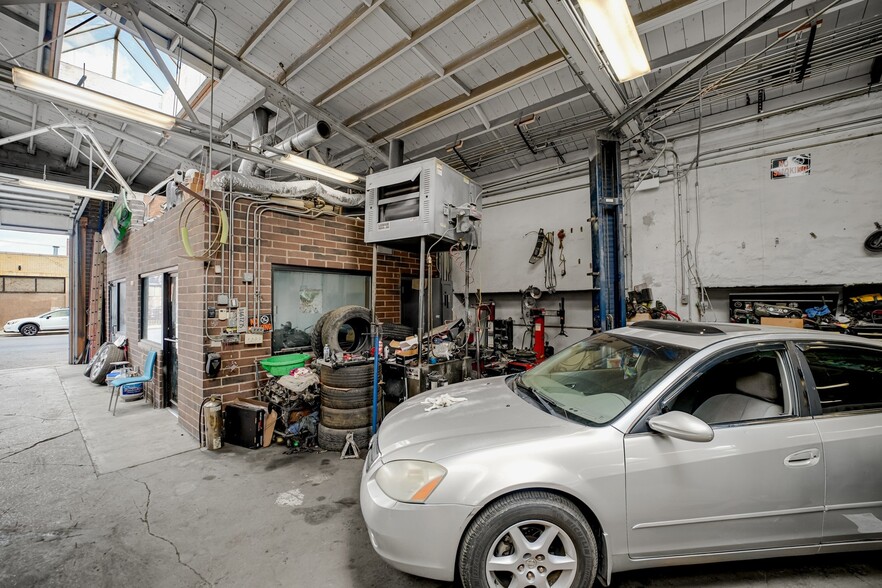 More Photos Of 3233-3241 W Cermak Rd, Chicago Auto Repair For Sale