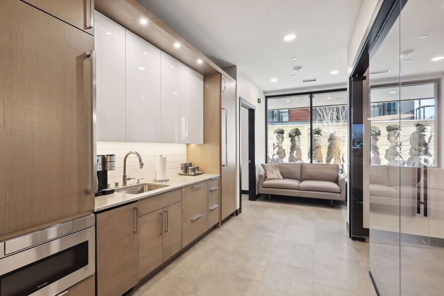 More Photos Of 275 Lake St, Wayzata Office Residential For Lease