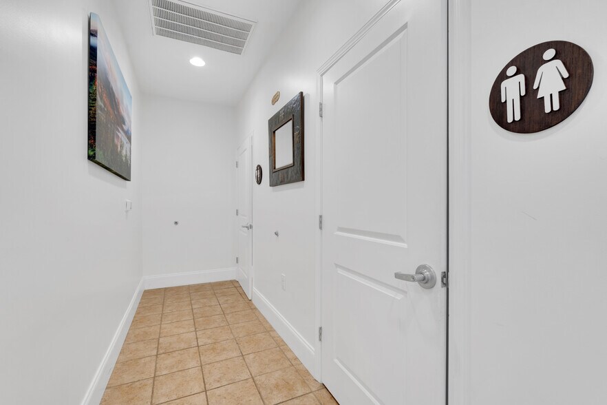 More Photos Of 248-250 Adley Way, Greenville Office For Sale