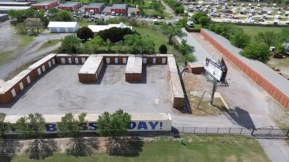 More Photos Of 2311 SE Lee Blvd, Lawton Self Storage For Sale