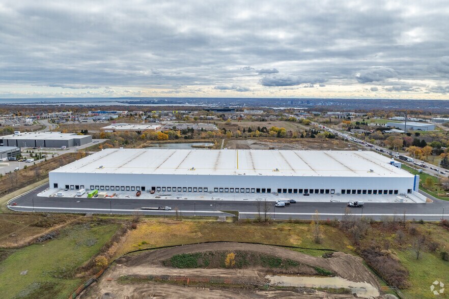 More Photos Of 22 Medicorum Pl, Hamilton Distribution For Lease