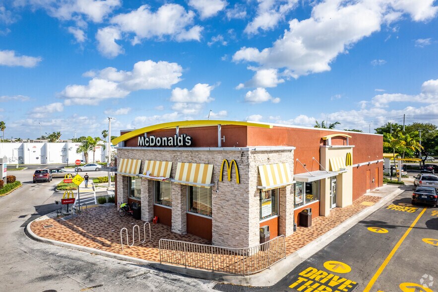 More Photos Of 1600-1760 NE Miami Gardens Dr, Miami Unknown For Lease