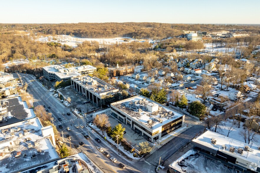 More Photos Of 900 Northern Blvd, Great Neck Office For Lease