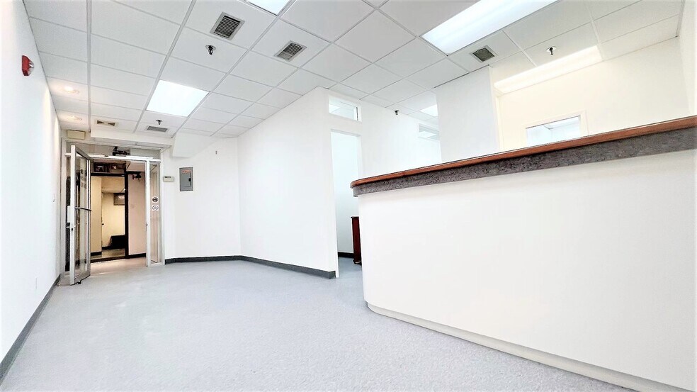 More Photos Of 198-200 Canal St, New York Medical For Sale