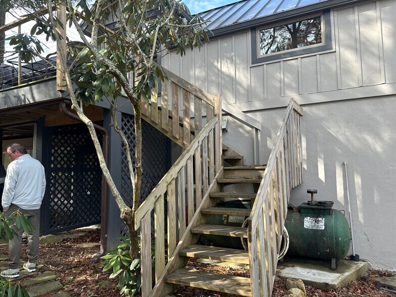 More Photos Of 430 Carolina Way, Highlands Flex For Sale