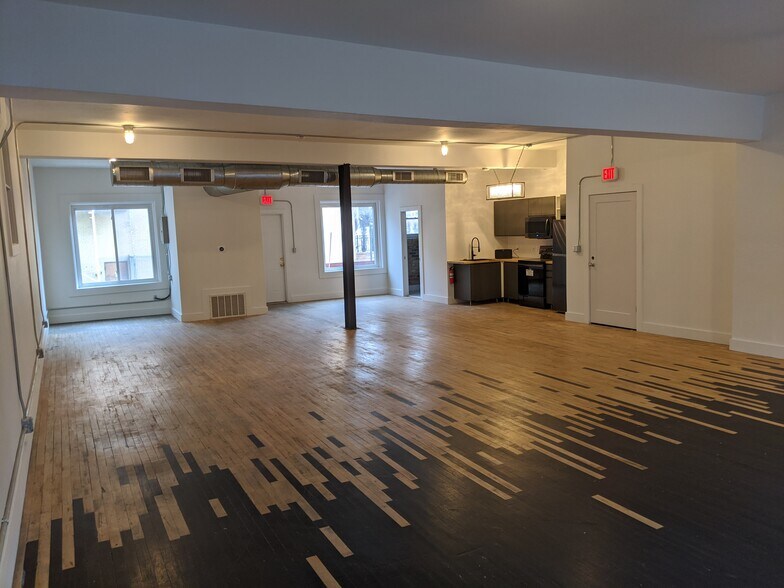 More Photos Of 218-222 S Division Ave, Grand Rapids Storefront Retail Residential For Sale