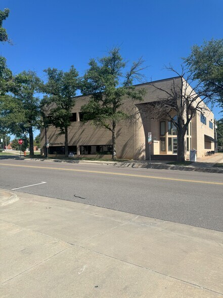 Primary Photo Of 133 NW 8th St, Oklahoma City Office For Lease