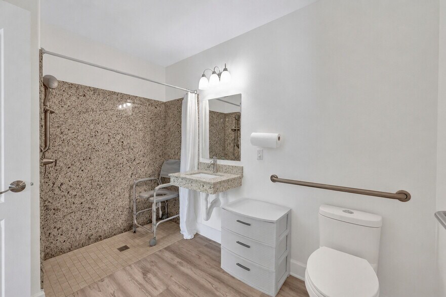 More Photos Of LUXURY PREMIUM GATED 11 BED RAL ACTIVE & HIGH PERFORMER, Peoria Assisted Living For Sale