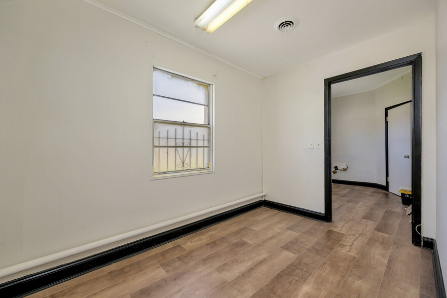 More Photos Of 2200 Evans Ave, Fort Worth Medical For Sale