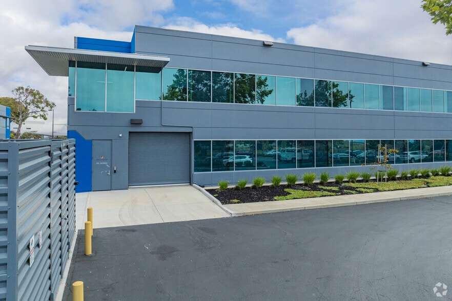 More Photos Of 1640 S Loop Rd, Alameda Office For Lease