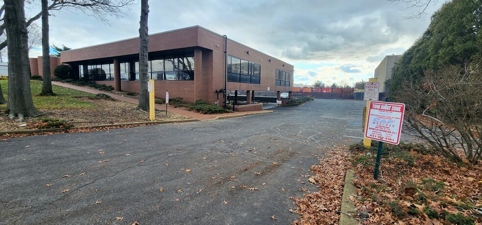 More Photos Of 1 Michael Ave, Farmingdale Office For Lease