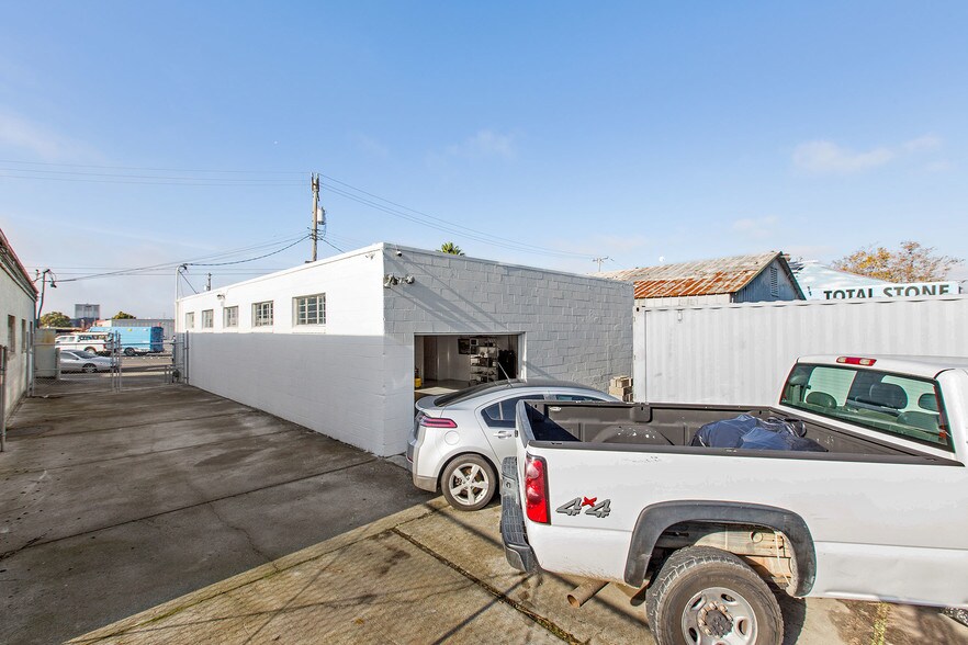 More Photos Of 1688 Timothy Dr, San Leandro Warehouse For Sale