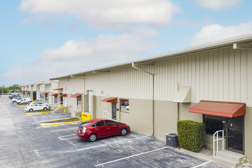 Primary Photo Of 5146-5283 Le Tourneau Cir, Tampa Warehouse For Lease