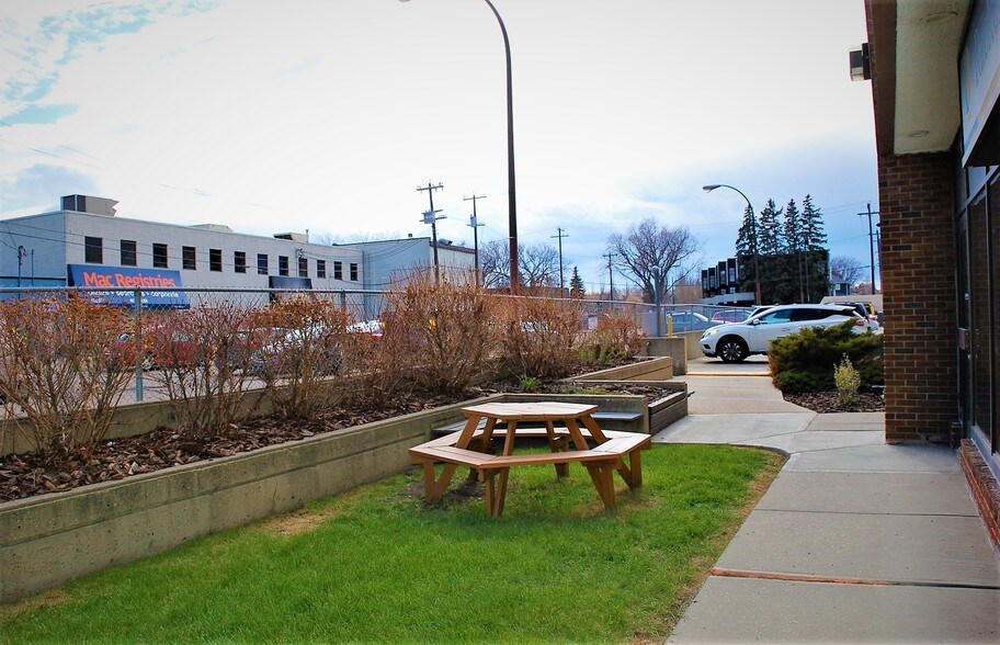 More Photos Of 10230 142nd St NW, Edmonton Medical For Lease