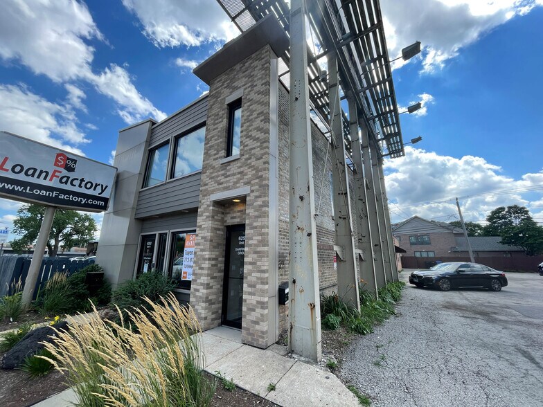 More Photos Of 6252 N Lincoln Ave, Chicago Office For Lease