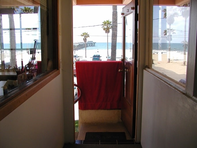 More Photos Of 3015 Ocean Front Walk, Venice Restaurant For Lease