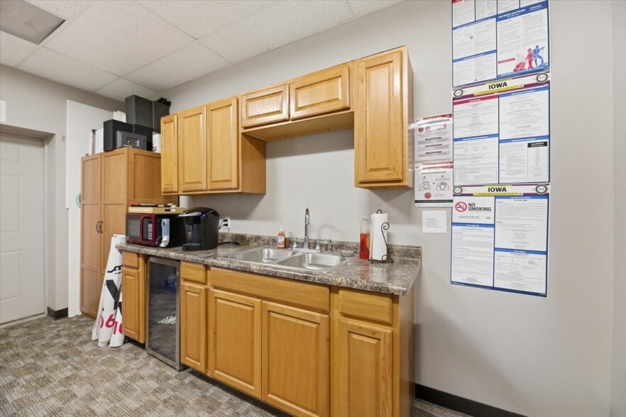 More Photos Of 600 S 4th St, Council Bluffs Office For Lease