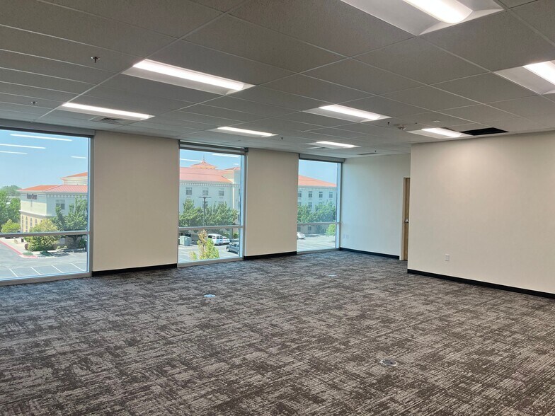 More Photos Of 1444 S Entertainment Ave, Boise Office For Lease