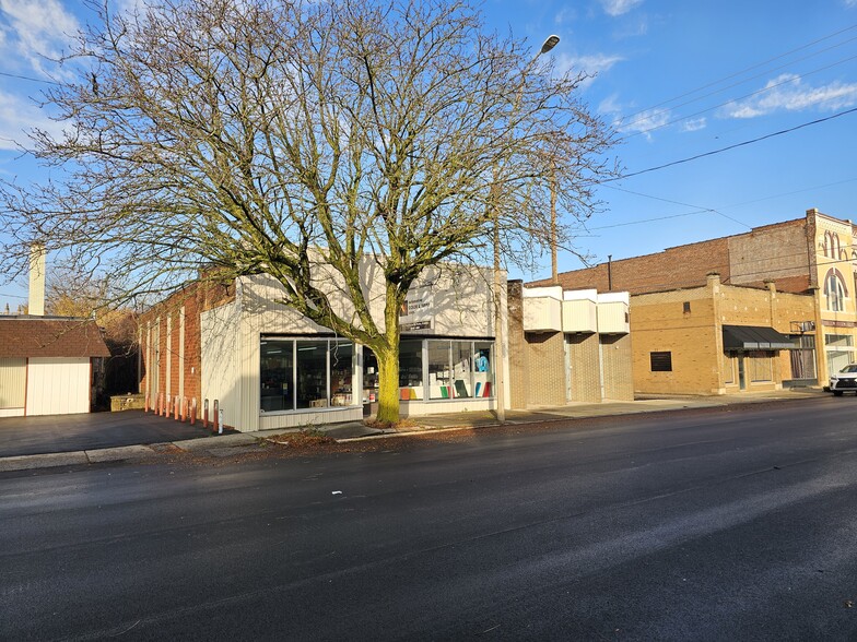 Primary Photo Of 516 S Washington St, Marion Storefront For Sale