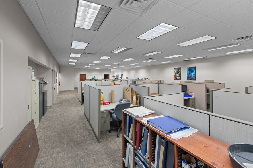 More Photos Of 2435 Schultz Rd, Neenah Warehouse For Lease