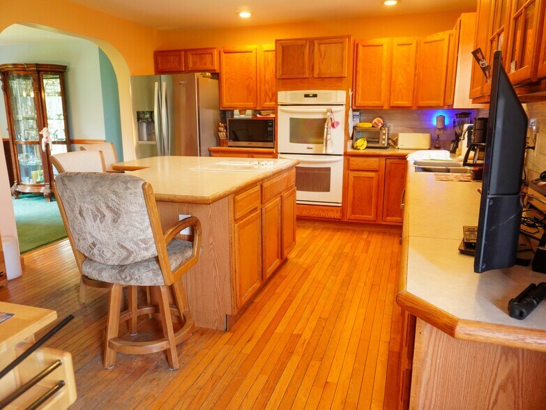 More Photos Of 110 Pennsgrove Pedricktown Rd, Pedricktown Service For Sale