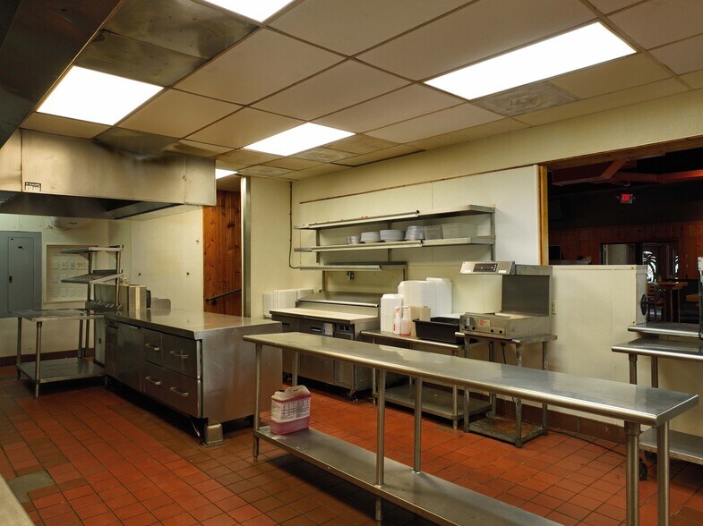 More Photos Of 5195 Fernandina Rd, Harbison Restaurant For Sale