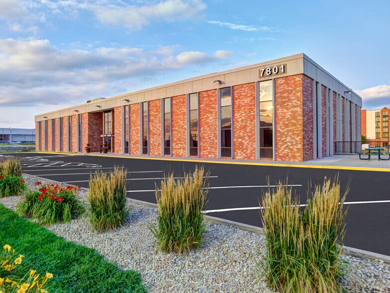 More Photos Of 7801 Metro Pky, Bloomington Medical For Lease