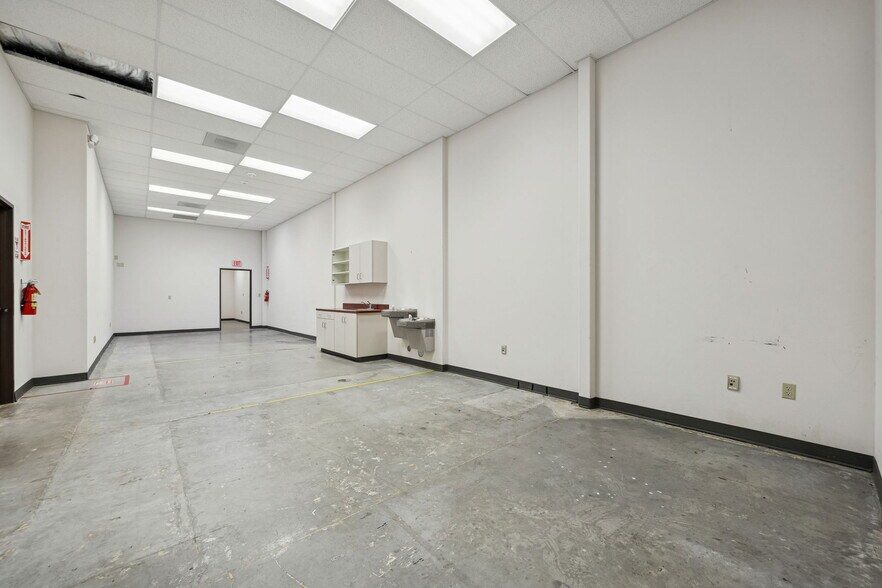 More Photos Of 111 Cooperative Way, Georgetown Flex For Lease