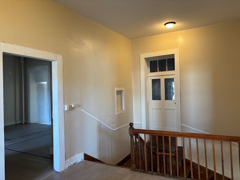 More Photos Of 122 N Market St, Waverly Storefront For Sale