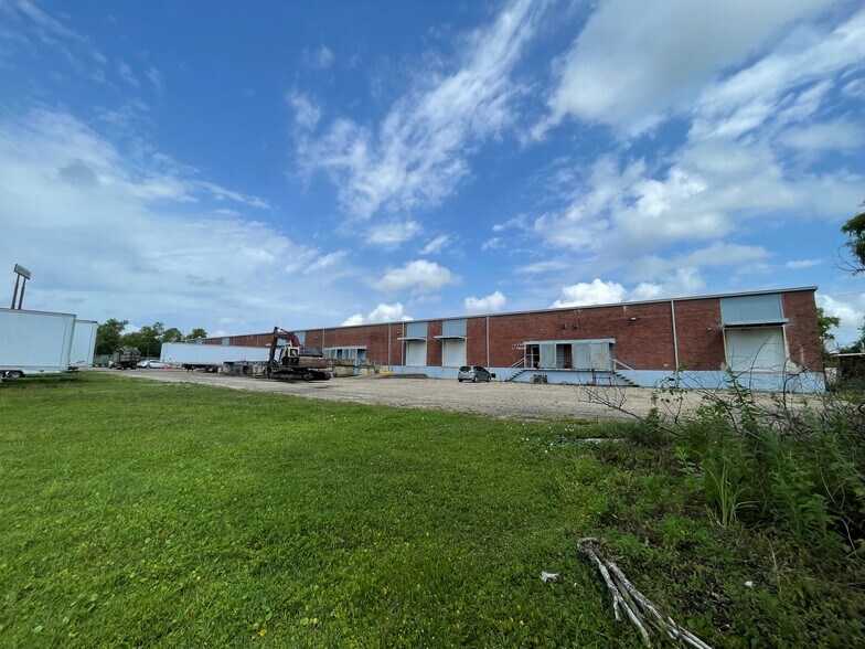 More Photos Of 4471 Michoud Blvd, New Orleans Distribution For Sale