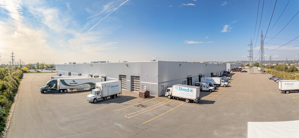 More Photos Of 185 Rue Fortin, Québec Distribution For Lease