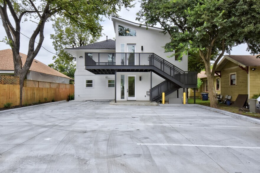 More Photos Of 1801 E Cesar Chavez St, Austin Loft Creative Space For Lease