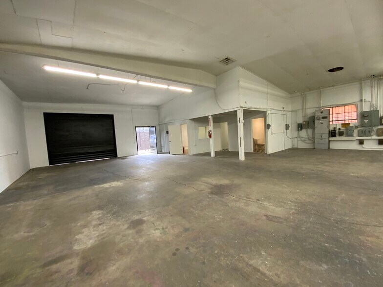 More Photos Of 149 W 31st St, Los Angeles Warehouse For Lease