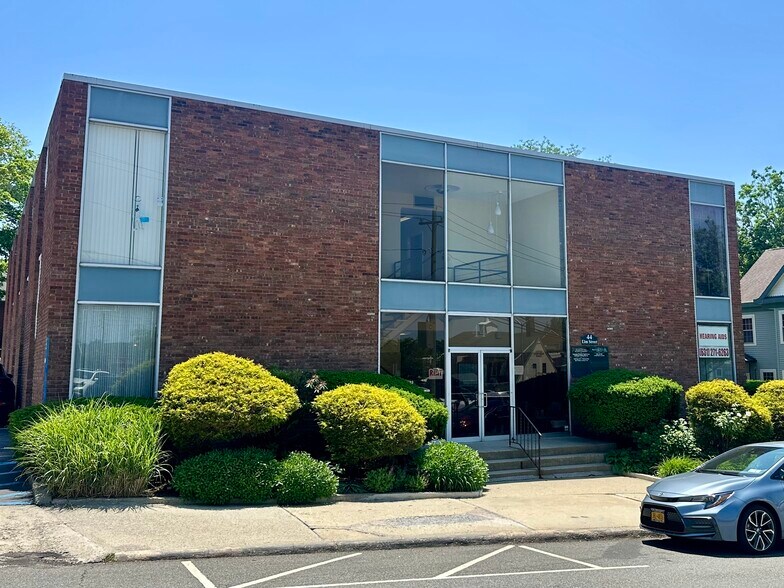 More Photos Of 44 Elm St, Huntington Office For Sale