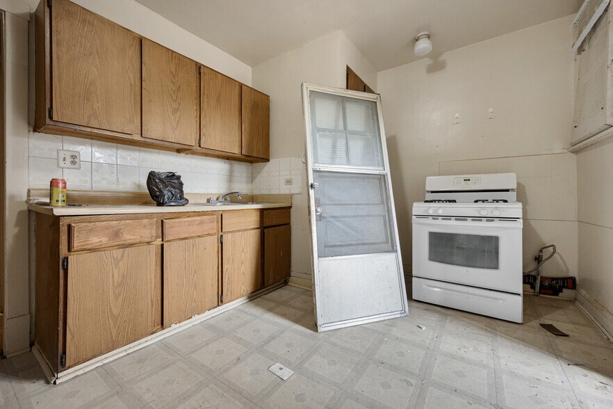 More Photos Of 6355-6357 S Francisco Ave, Chicago Apartments For Sale